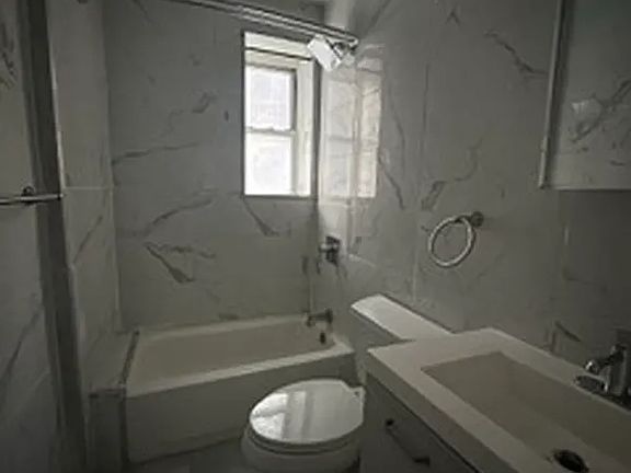 5th image of 1719 Quentin Rd APT 1E