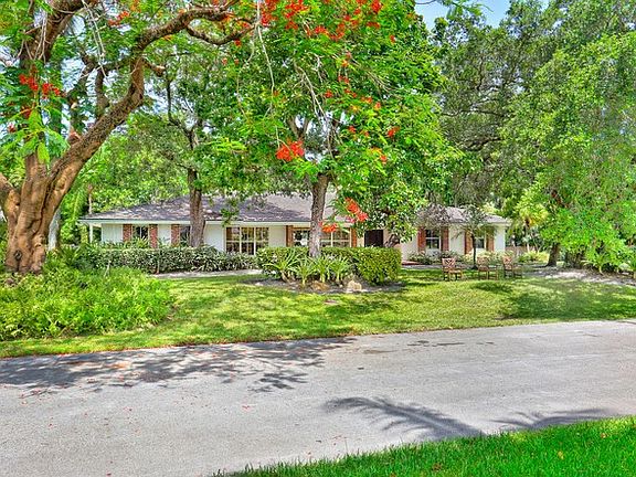 2nd image of 7301 Capilla Ct