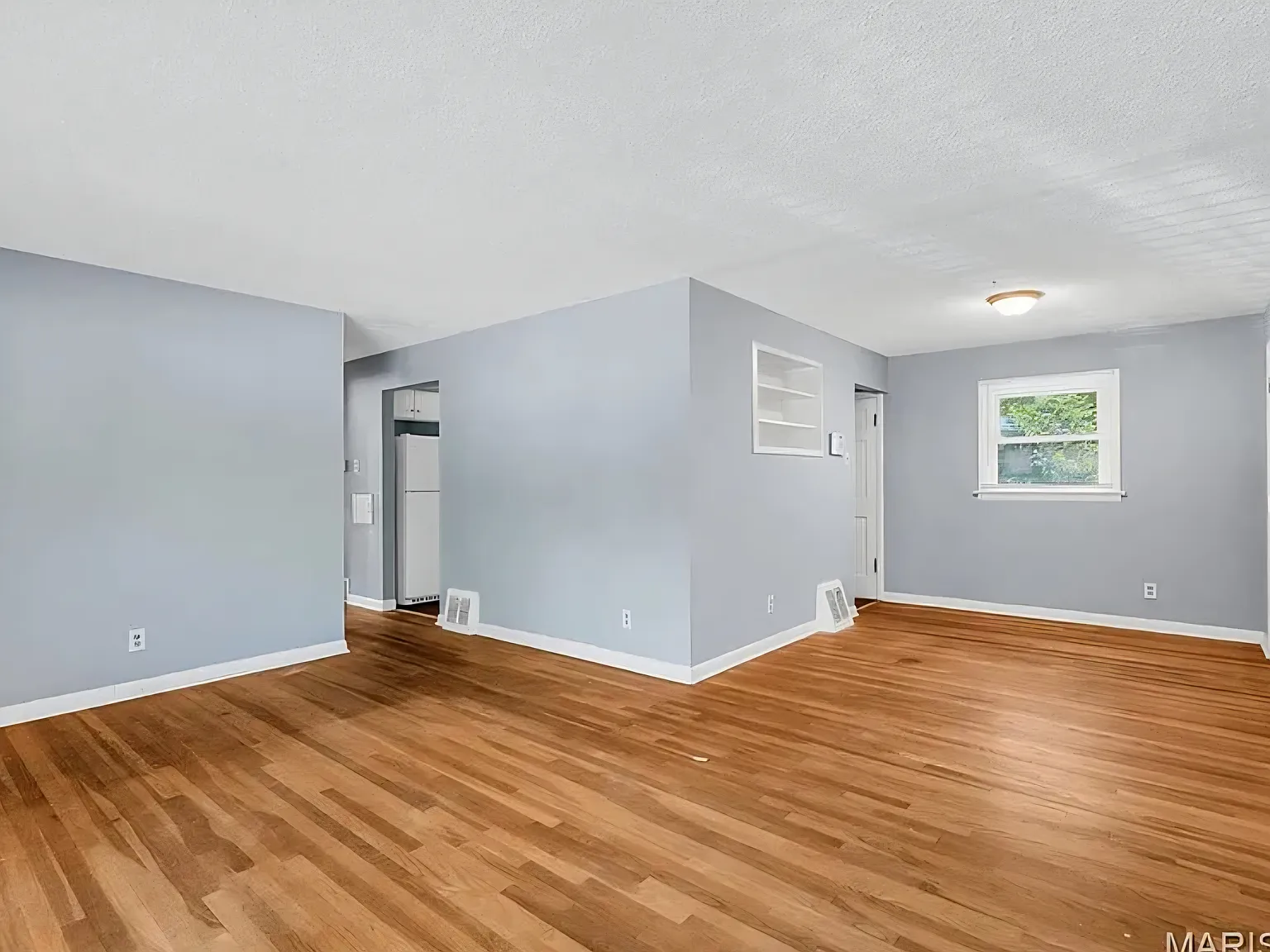 3 bed, $1,600 — Photo 2