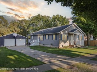 455 S Oak St, Maple Rapids, MI 48853