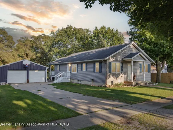 455 S Oak St, Maple Rapids, MI 48853