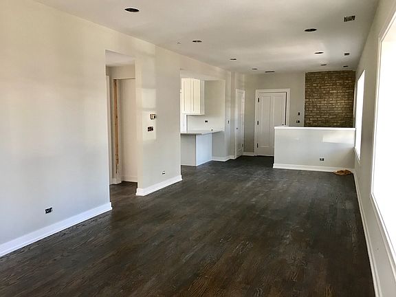 3rd image of 3646 N Seeley Ave APT 1