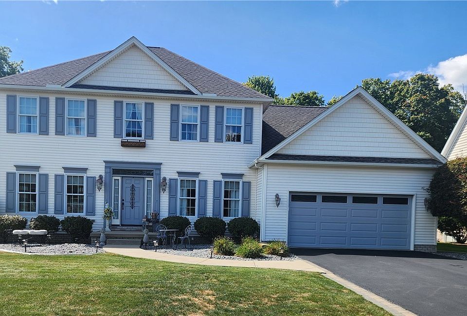 1st image of 807 Danbury Way
