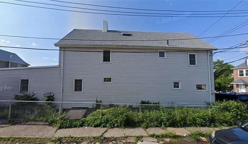 2nd image of 186 N Burgher Ave