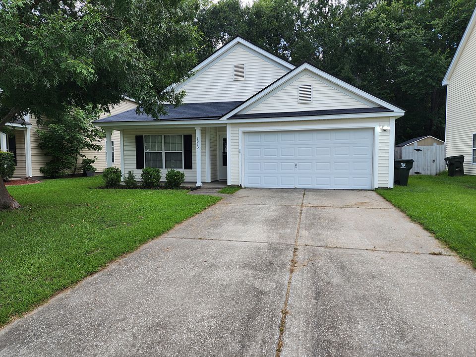 1st image of 1012 Deerberry Rd