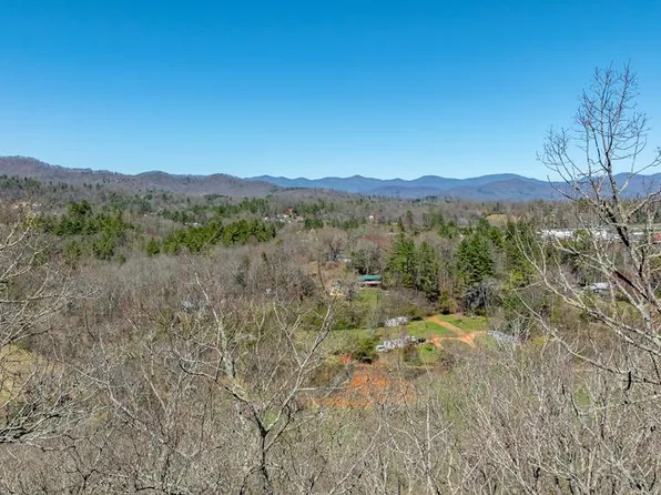 14 Longwood Dr, Franklin, NC 28734