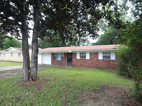 2nd image of 404 Ladybird Ln