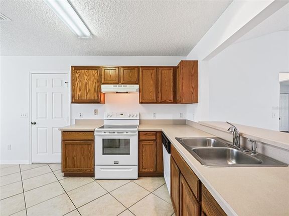 5th image of 1824 Cordero Ct