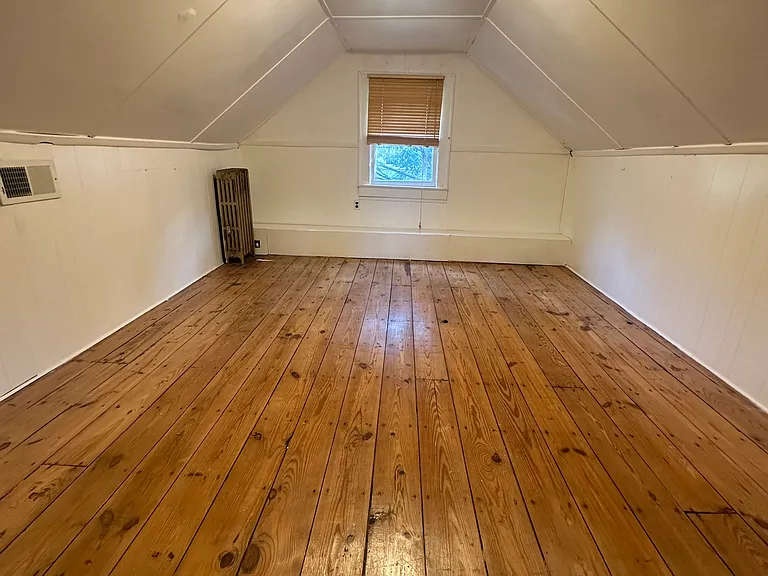 325 Bogert Ave — Photo 11
