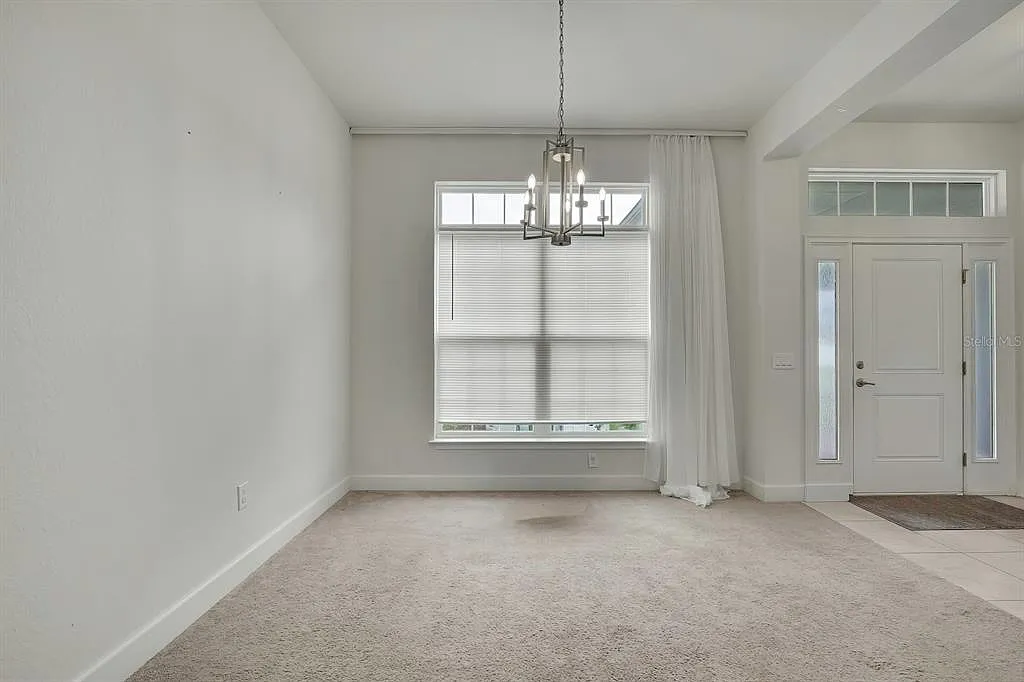 4 bed, 3.0 bath, 2300 sqft, $1,900 — Photo 4