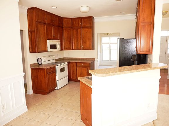 4th image of 1 Live Oak Dr