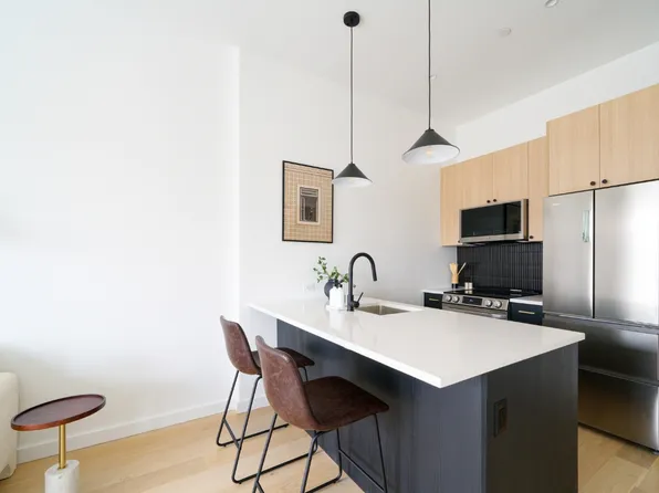11-14 35th Ave, Astoria, NY