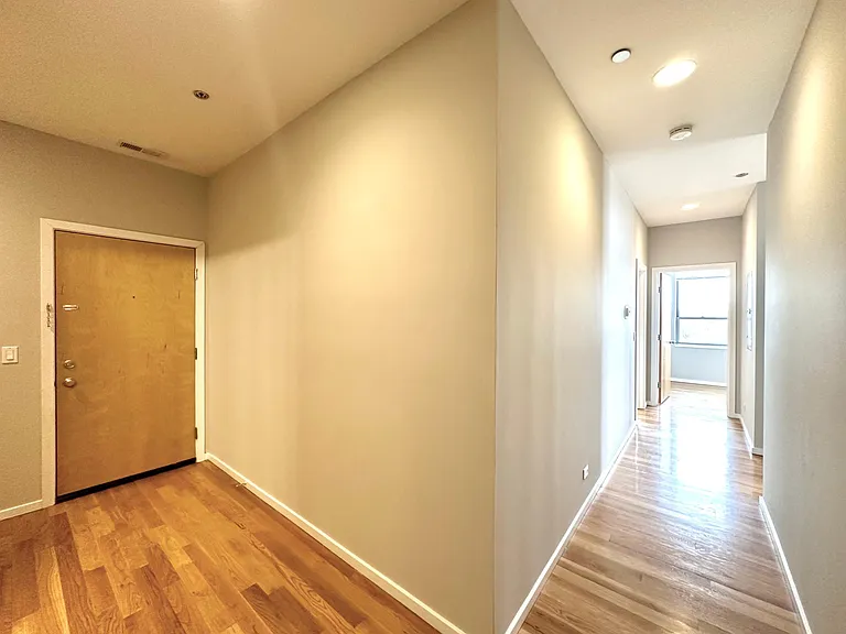 2157 N Damen Ave #305 — Photo 31