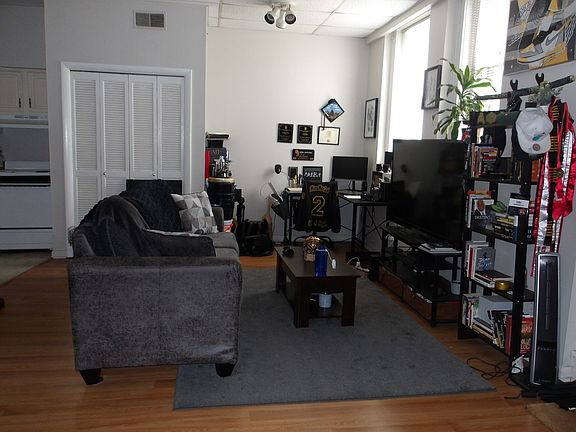 3rd image of 1829 S 3rd St #6