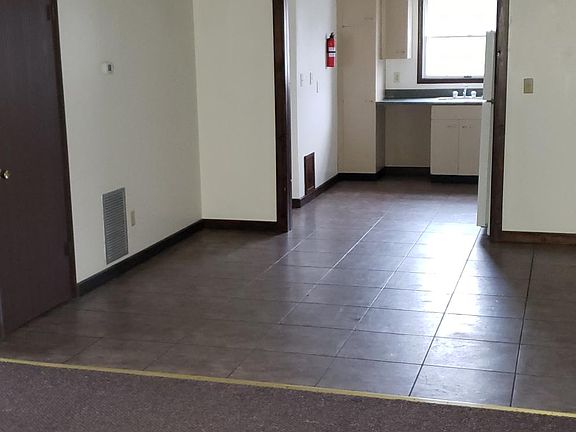 5th image of 100 Sherwood Dr APT 7