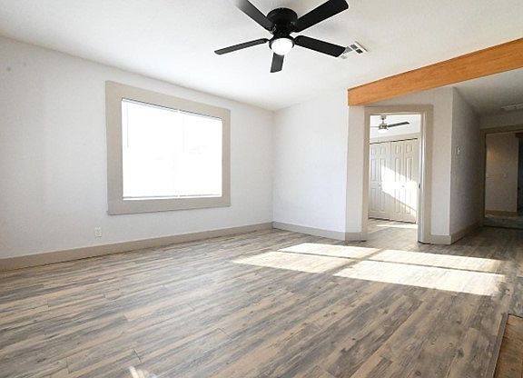 3rd image of 1117 N Youngs Blvd