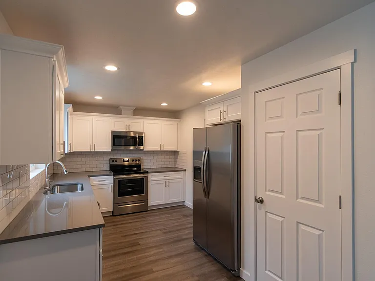 302 S Union Rd — Photo 5