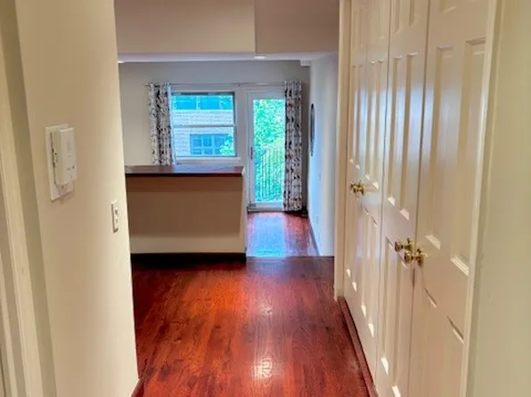 211 Thompson Street image 4 of 10