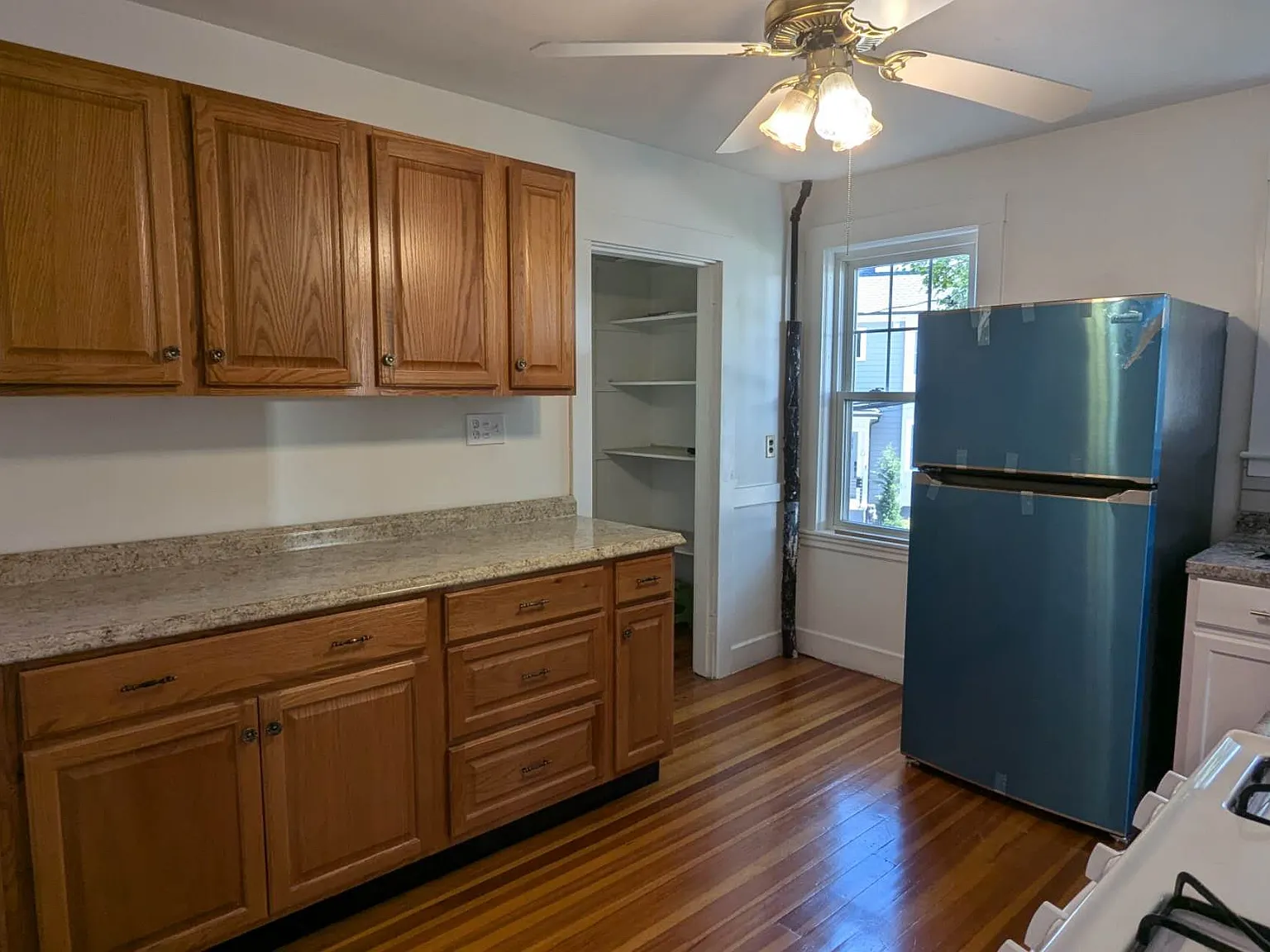 2 bed, 1111 sqft, $2,850 — Photo 3