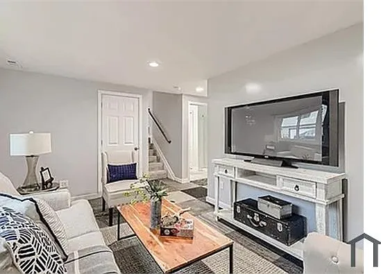 3 bed, 1400 sqft, $2,900 — Photo 2