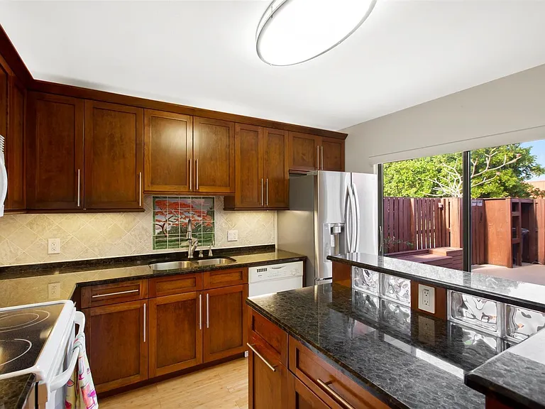 3229 Gardens East Dr #C — Photo 7