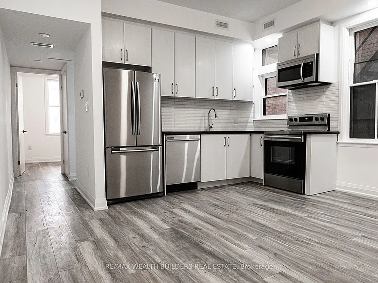 213 Jarvis St #6 — Photo 2