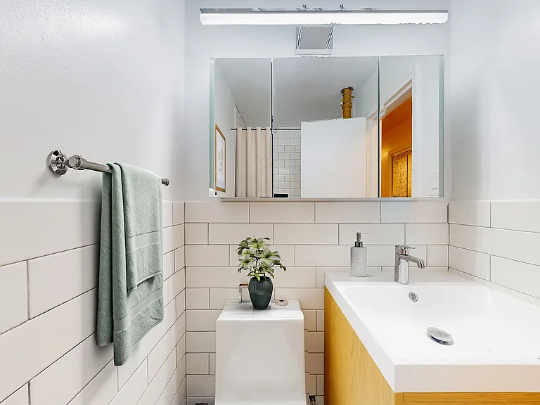 311 E 25th St #6D — Photo 7