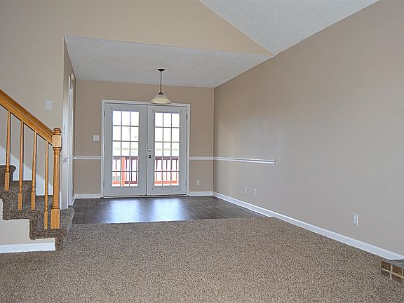 5th image of 813 Chancery Ln