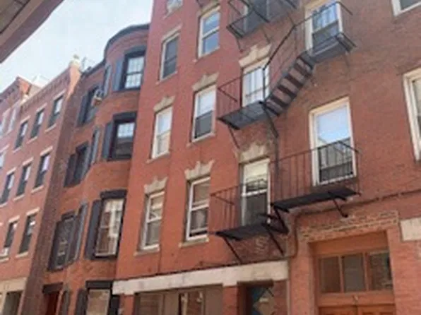 4 Garden Ct, Boston, MA 02113