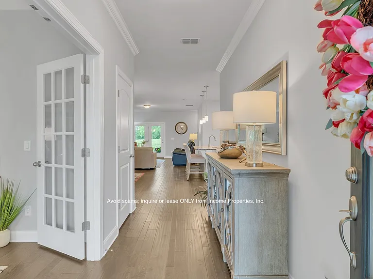 4937 Riverbank Dr — Photo 4