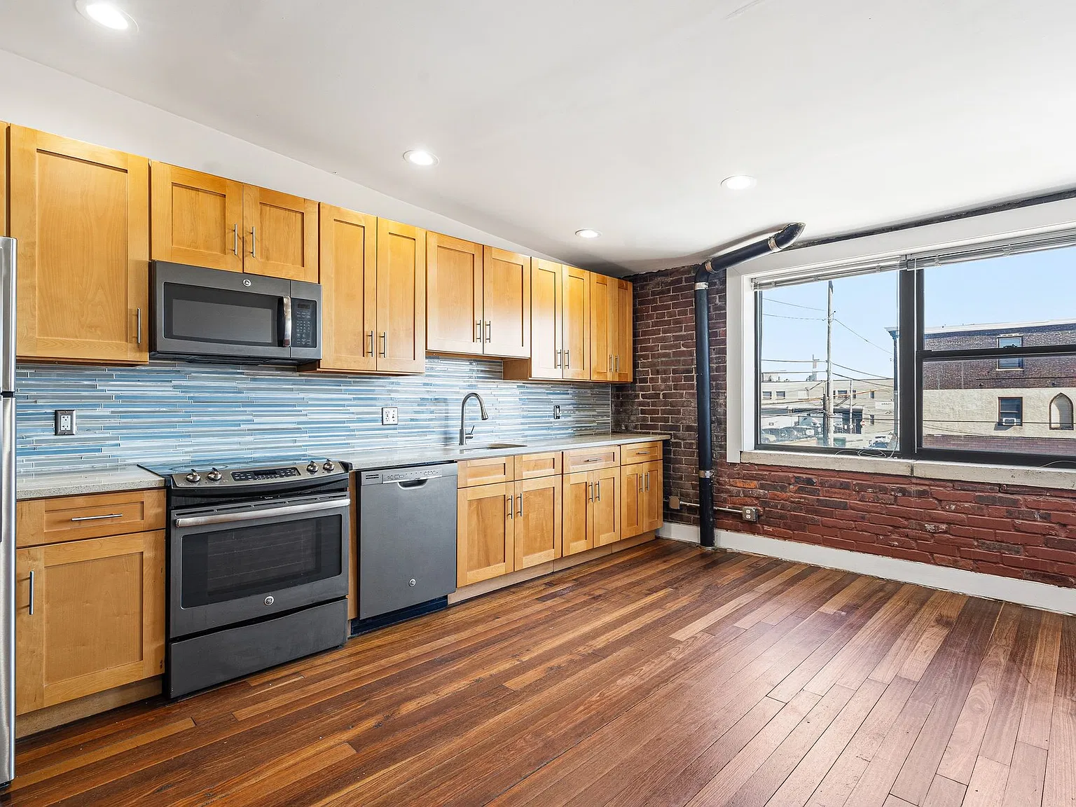 3421 Richmond Street - 210 — Photo 4