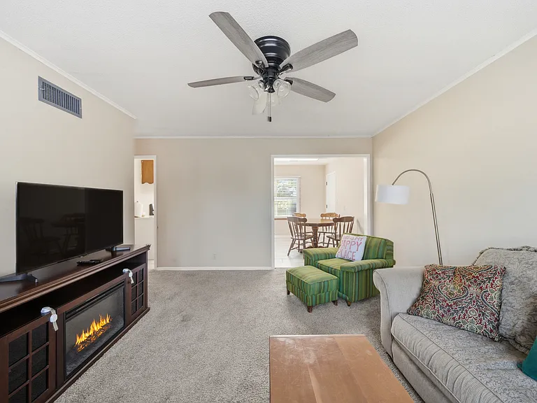 702 E Karma Ave — Photo 12