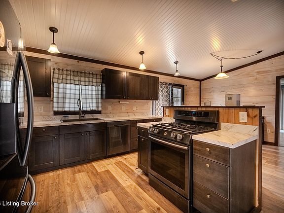 3rd image of 310 Drowsy Rd