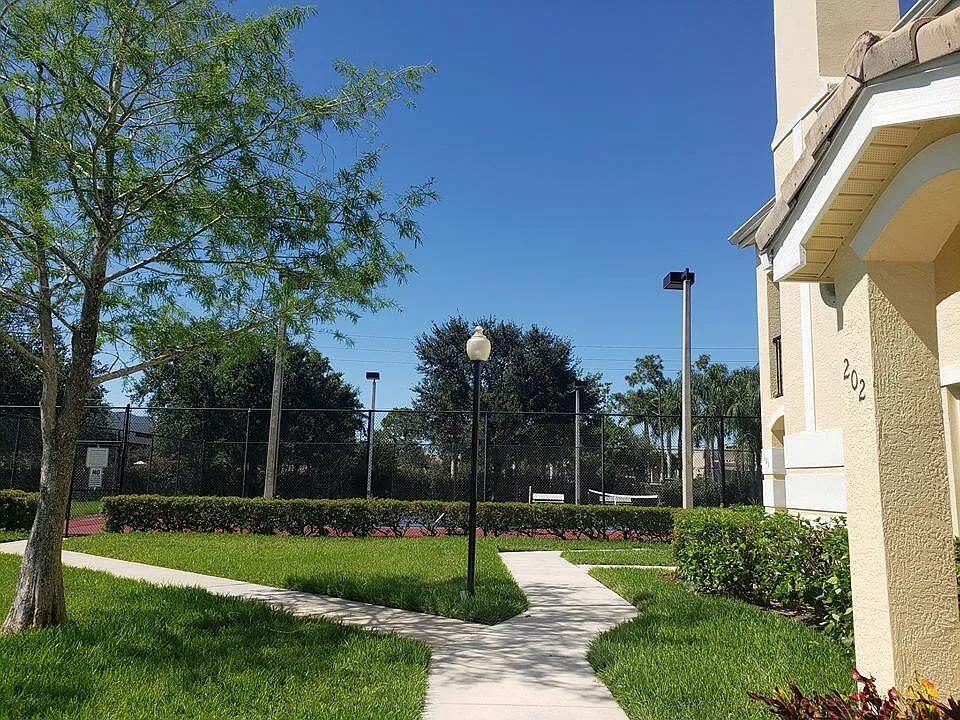 2 bed, 2.0 bath, 1141 sqft, $1,775 — Photo 1