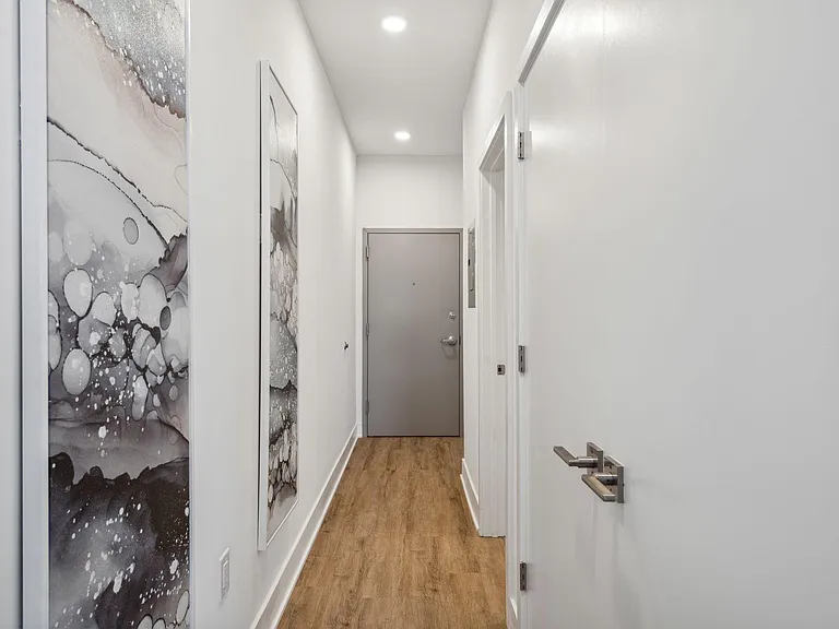 1201 W Girard Ave — Photo 33