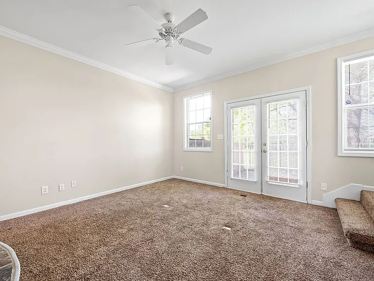 Jockey Drive-3822 — Photo 12