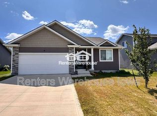 1200 Locust St, Waukee, IA 50263