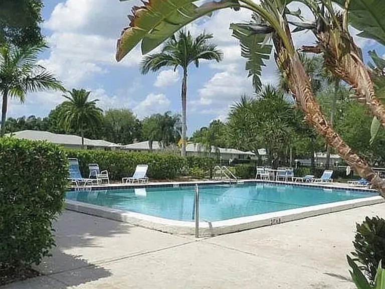 7173 W Country Club Dr N #144 — Photo 1