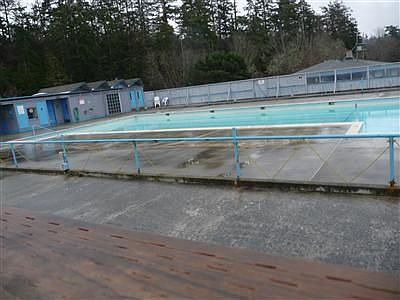 5th image of 1126 Dewey Dr