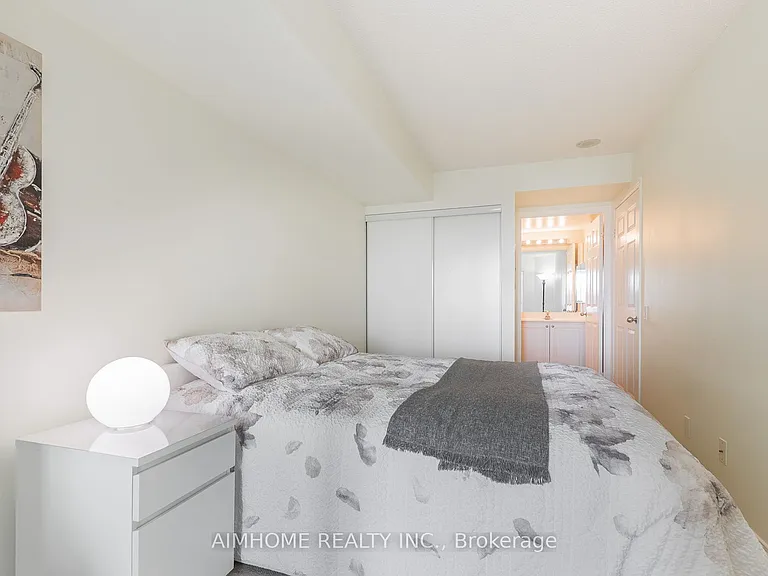 30 Harrison Garden Blvd #1106 — Photo 19