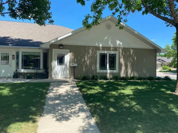 307 Roseland Ave APT 7, Prinsburg, MN 56281