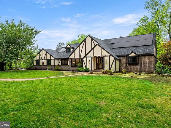 2nd image of 41 Devon Dr