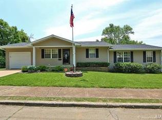 416 W 6th St, Farmington, MO 63640