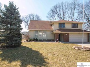 14215 Briggs Cir, Omaha, NE 68144