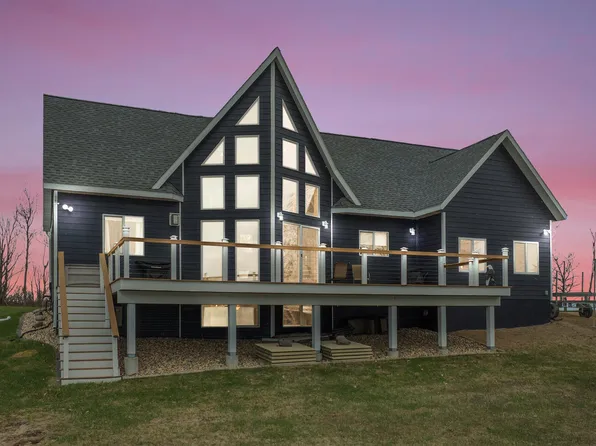 152 NW Lake Dr, Lake Norden, SD 57248