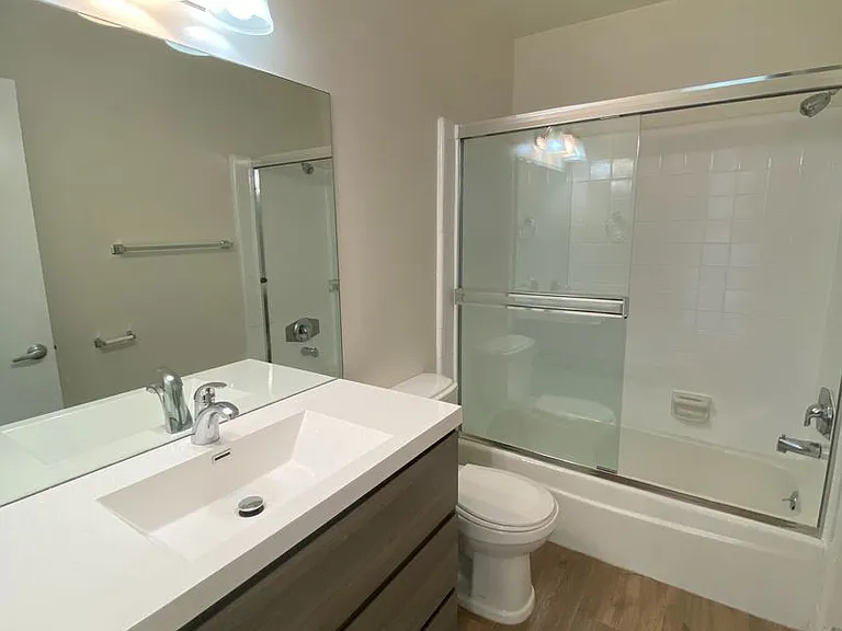1489 S Canfield Ave — Photo 16