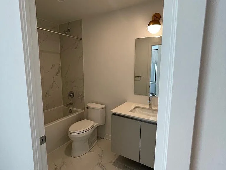 405 Dundas St W #104 — Photo 13