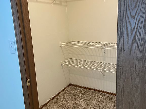 Bedroom closet 1 bdrm(L)