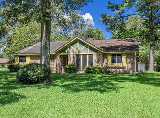 49 Briar Oak Ct, Alvin, TX 77511