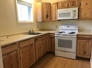 34 Upper Main St #10, Morrisville, VT 05661